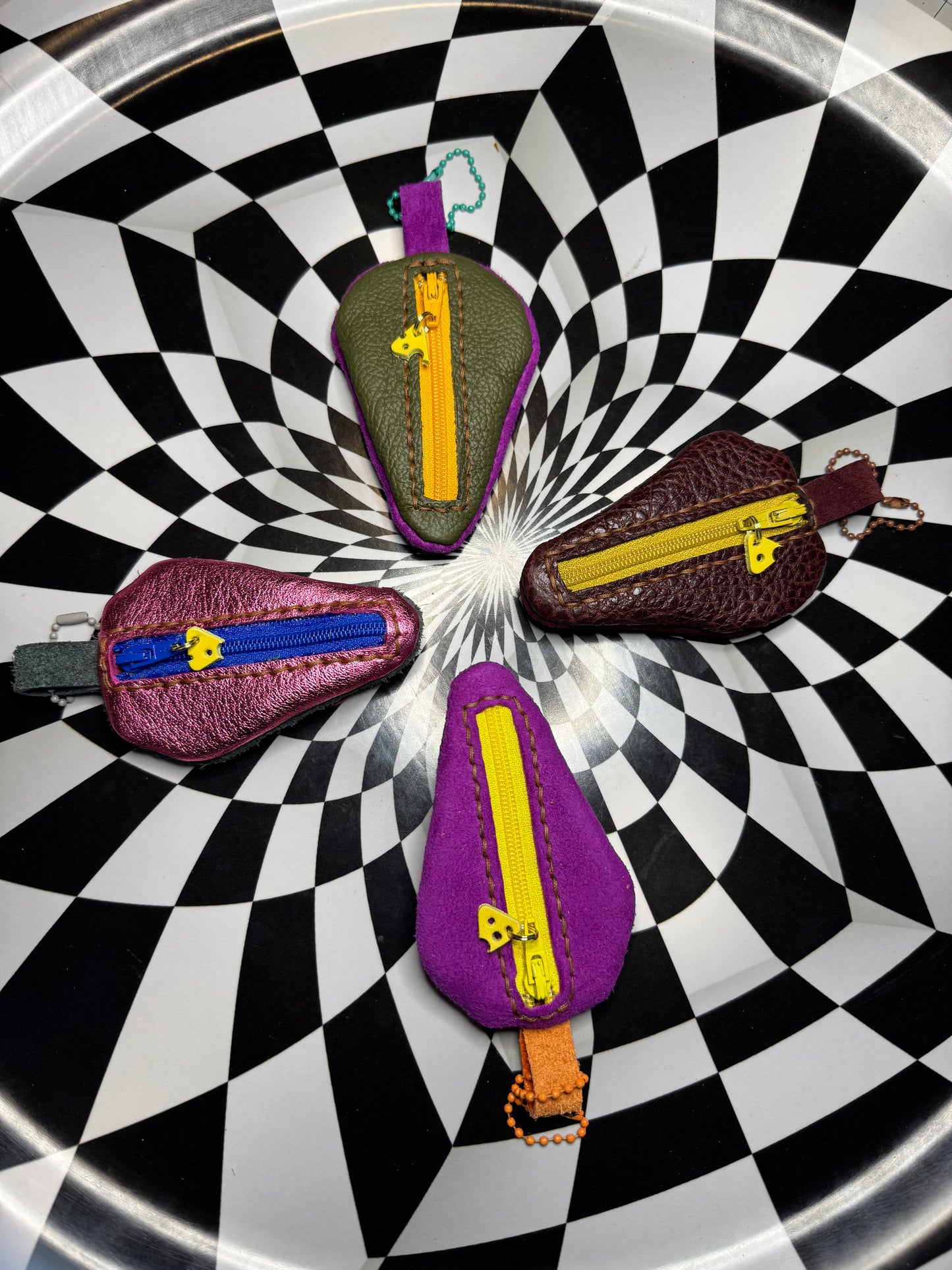 Mouches! Leather mouse zipper pouch with mini cheese pull!