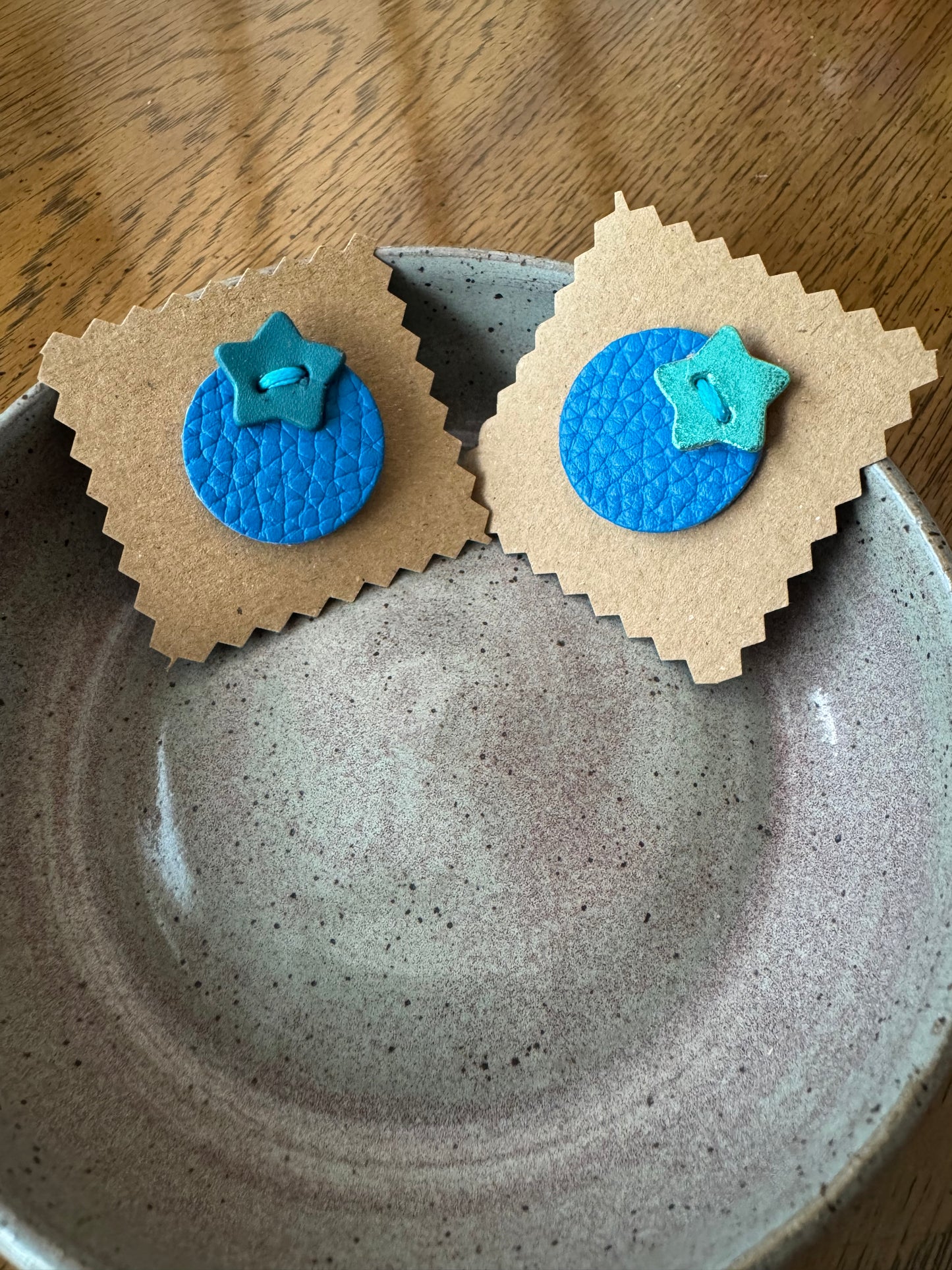 Handmade Leather Blueberry Pin – Cute Brooch – Hand Sewn Leather Lapel Pin – Fruit Lover Gift – Garden Inspired Accessory
