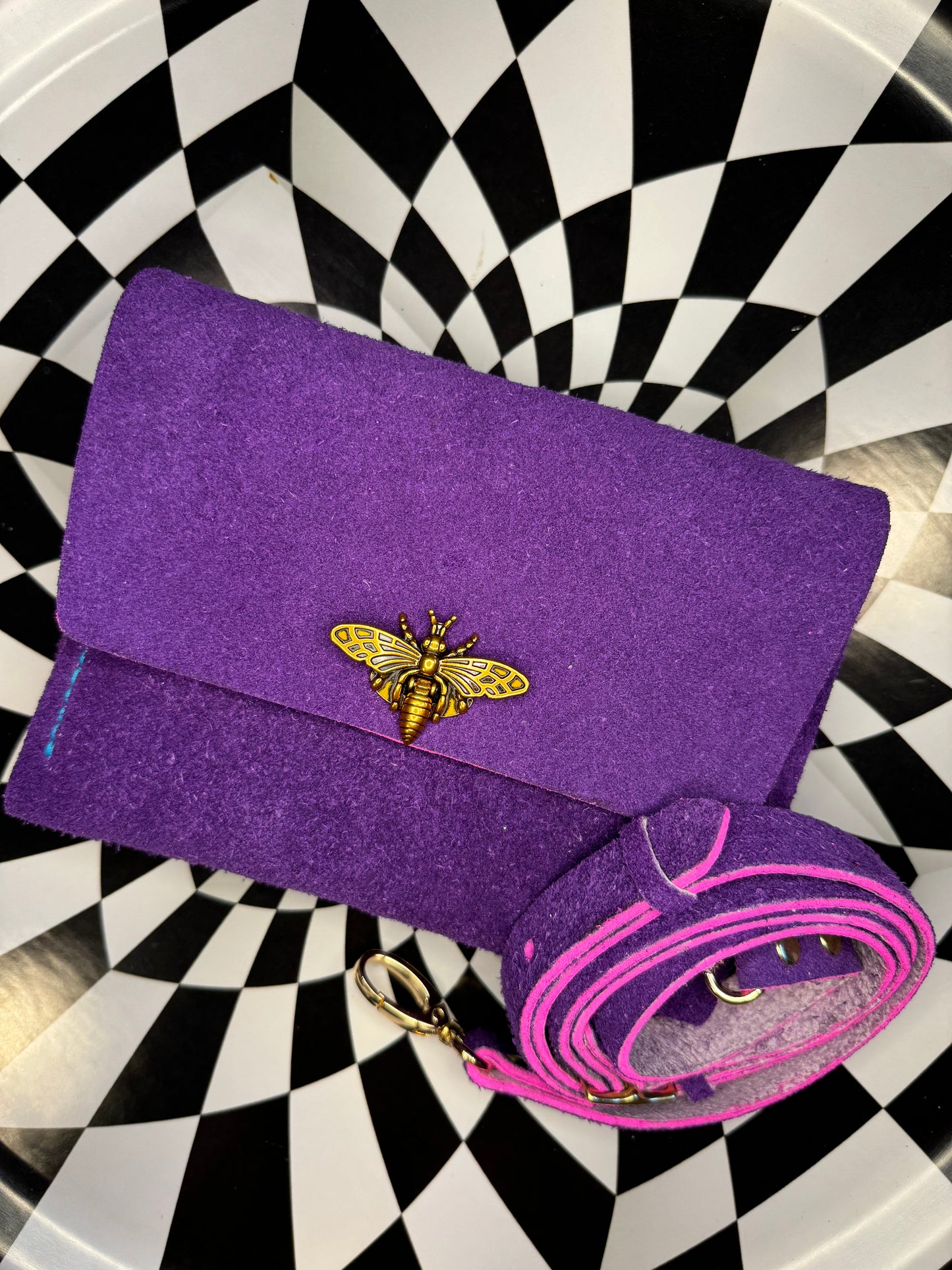 Bee Arthur 4 in 1 classic size leather purse! Fanny pack, crossbody, shoulder bag or clutch!