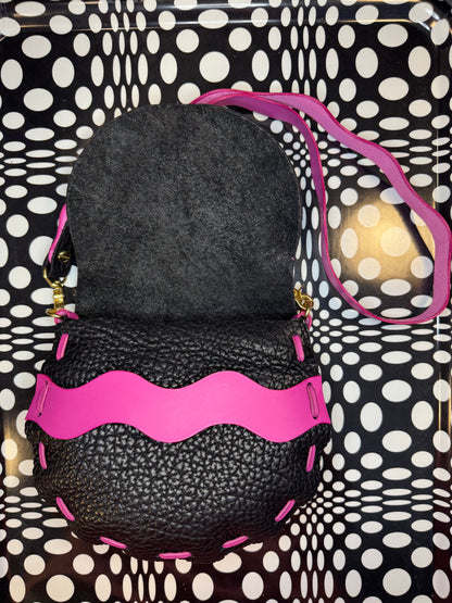 Wavy Saddle Bag – Hand Sewn Leather Crossbody Bag