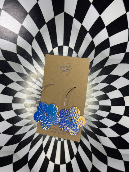 Hoop earrings with leather flowers or stars! Hypoallergenic surgical steel lightweight