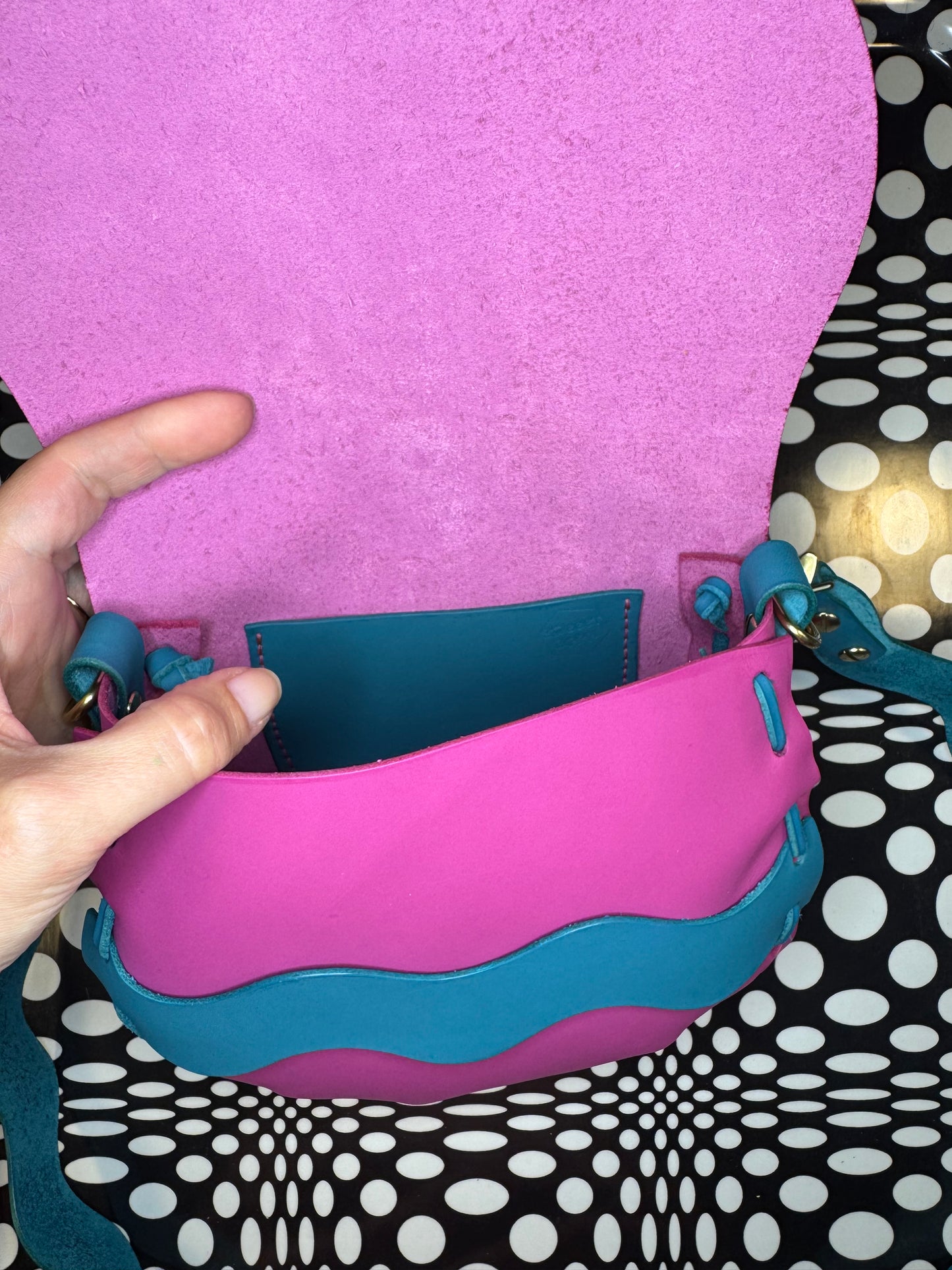 Wavy Saddle Bag – Hand Sewn Leather Crossbody Bag