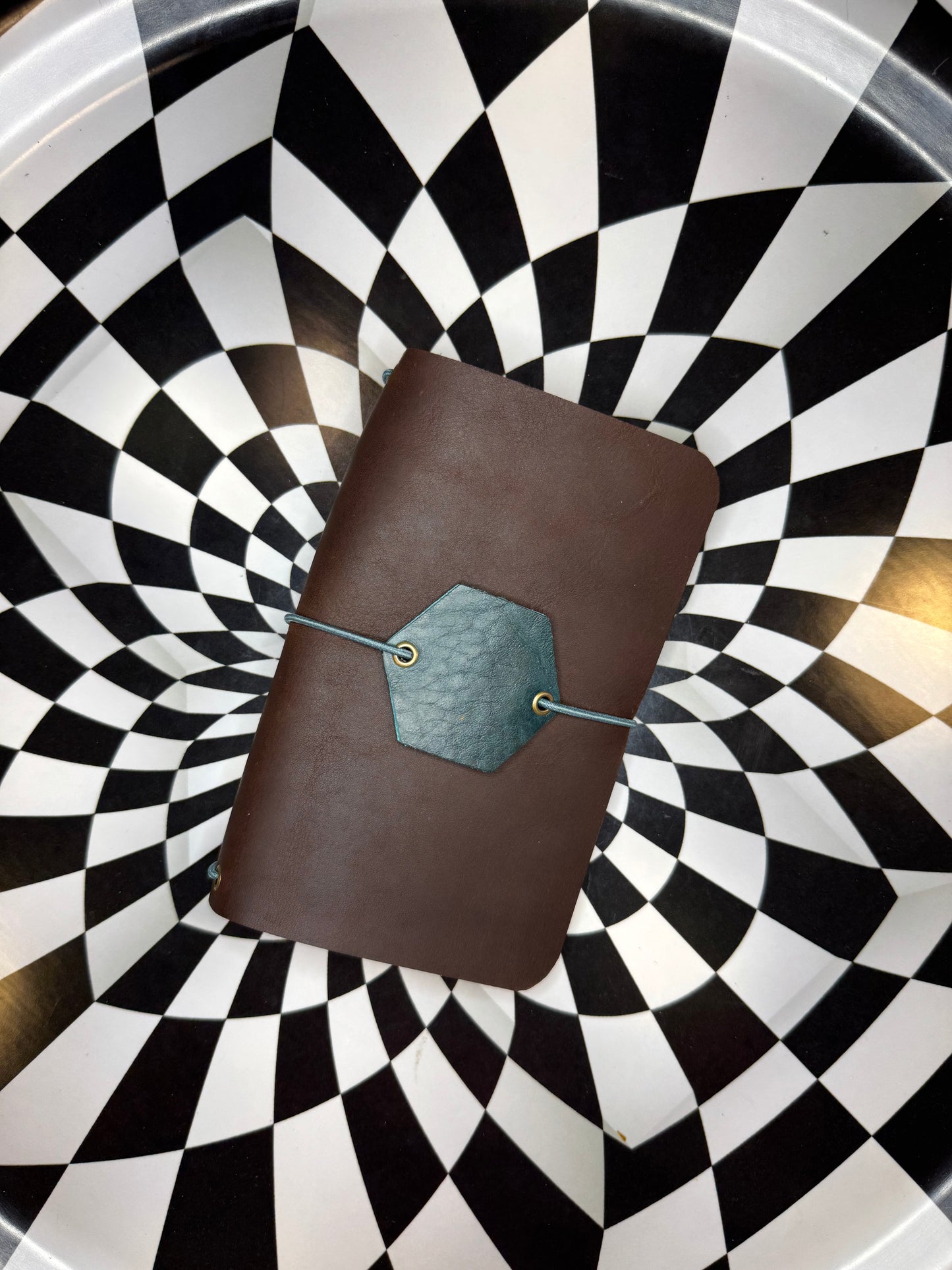 Handmade Leather Traveler’s Notebook Cover – Refillable Journal Cover