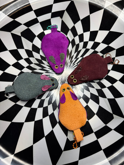Mouches! Leather mouse zipper pouch with mini cheese pull!