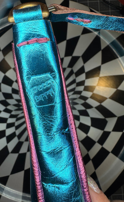 Naria hand sewn leather zipper purse with contrasting piping!