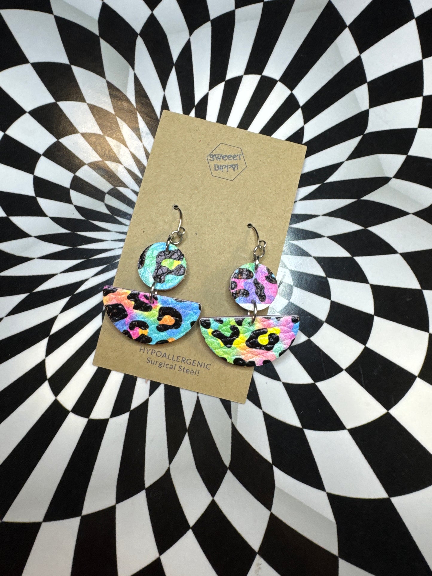 Totally 90’s leather earrings! Checkerboard or Lisa Franky leather rainbow leopard print circle earrings!
