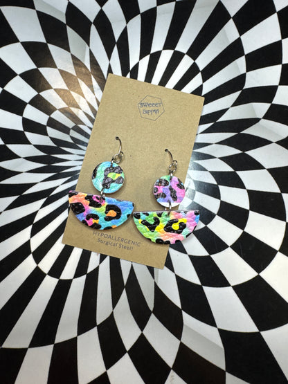 Totally 90’s leather earrings! Checkerboard or Lisa Franky leather rainbow leopard print circle earrings!