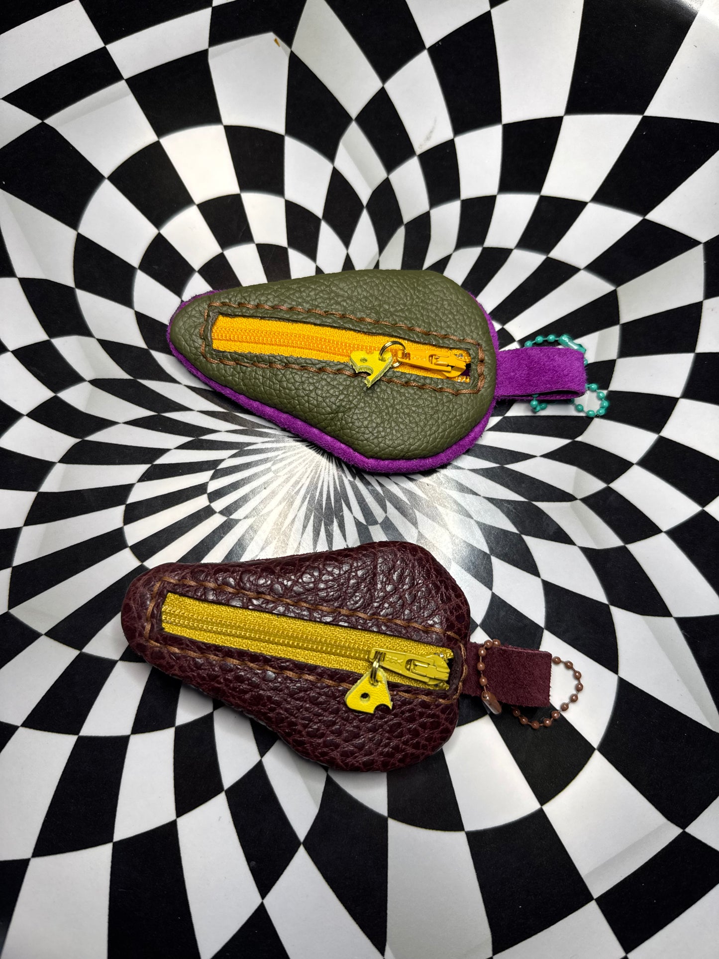 Mouches! Leather mouse zipper pouch with mini cheese pull!