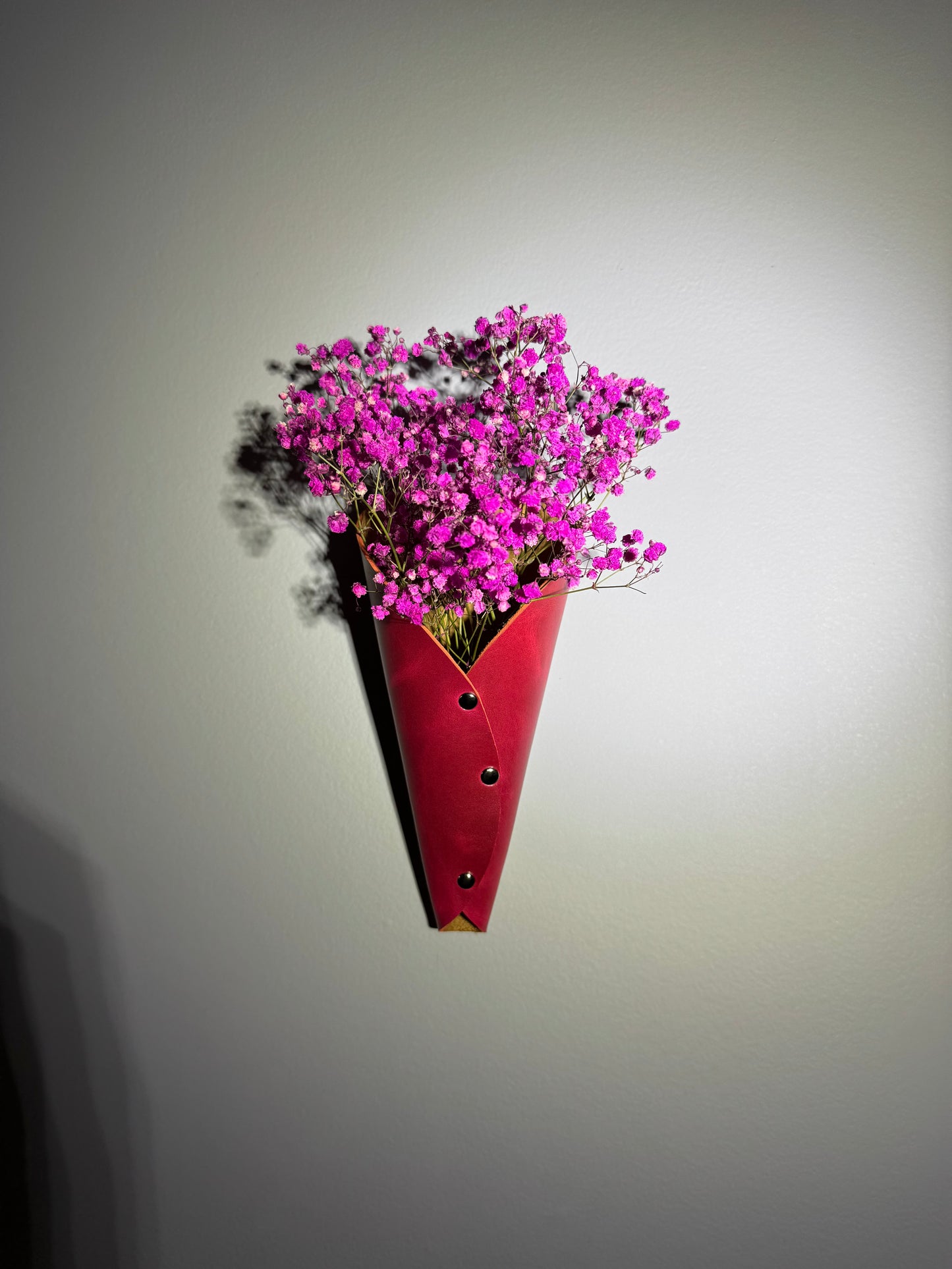 Leather wall sconce / vase for air plants, dried flowers or live flowers! Chic minimalist wall hanging Handmade one of a kind