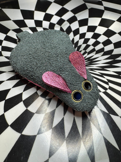 Mouches! Leather mouse zipper pouch with mini cheese pull!