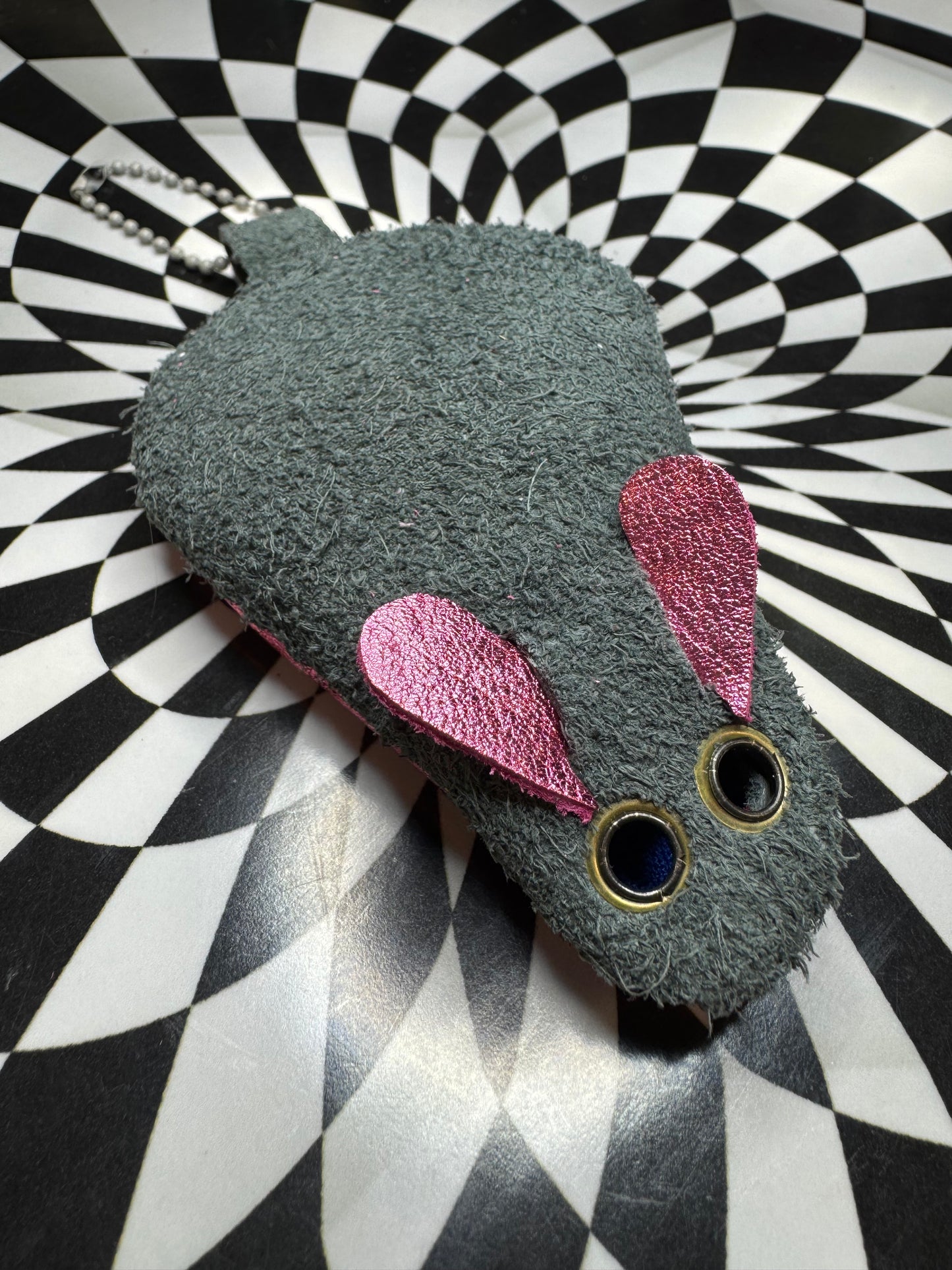 Mouches! Leather mouse zipper pouch with mini cheese pull!