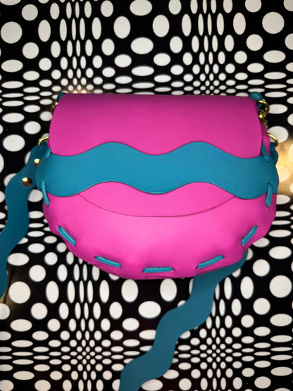 Wavy Saddle Bag – Hand Sewn Leather Crossbody Bag