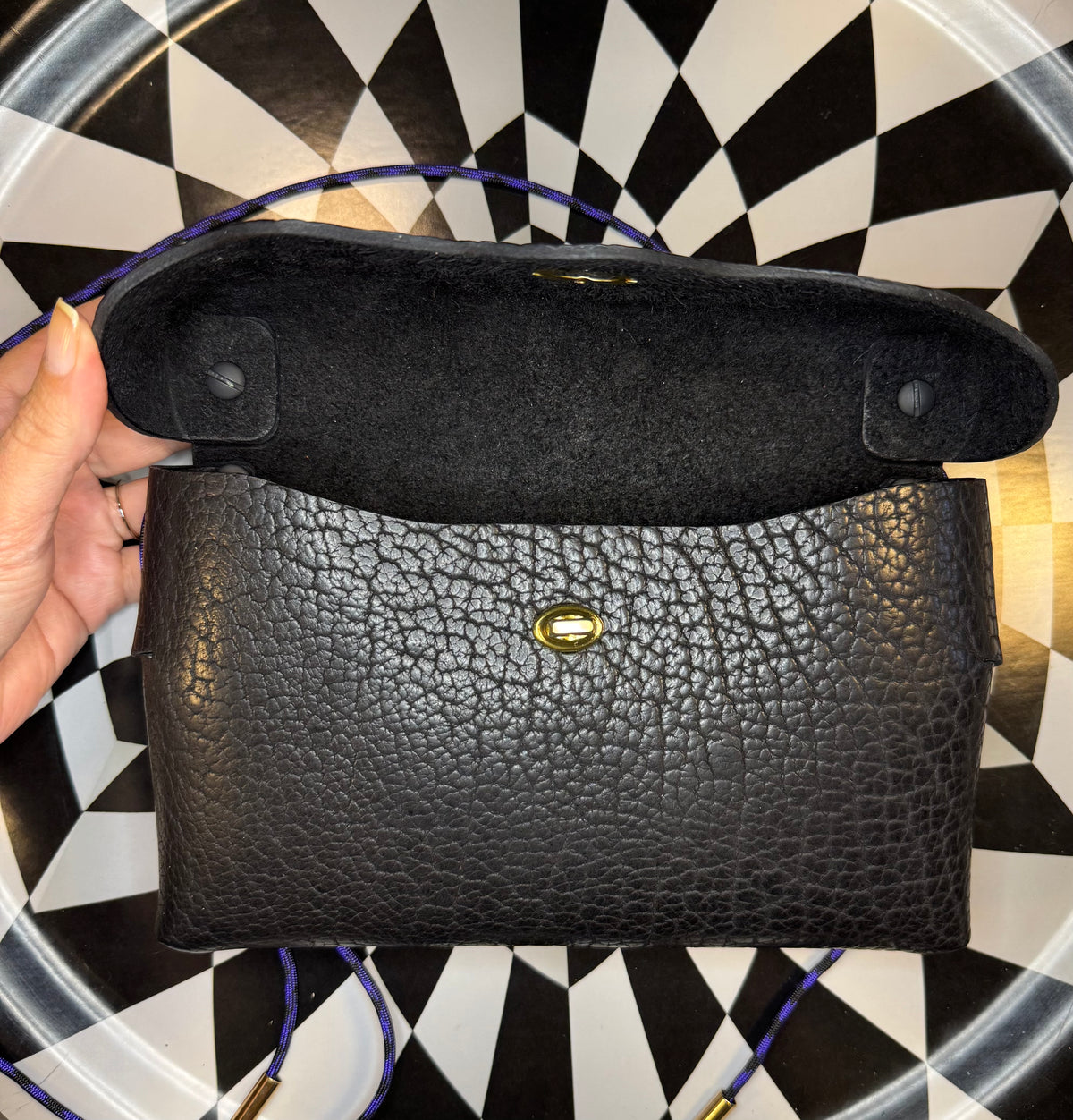The Flapper — No-Sew wavy Leather Flap Crossbody Bag with Adjustable Paracord Strap