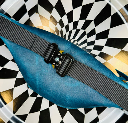 Mooney hand sewn bison leather bum bag / Fanny pack! Handmade leather waist bag!