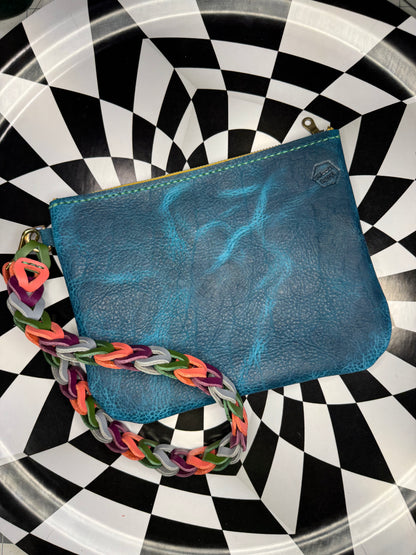 Betsey Hand sewn leather shoulder bag - handmade leather statement bag! Retro interlocking strap