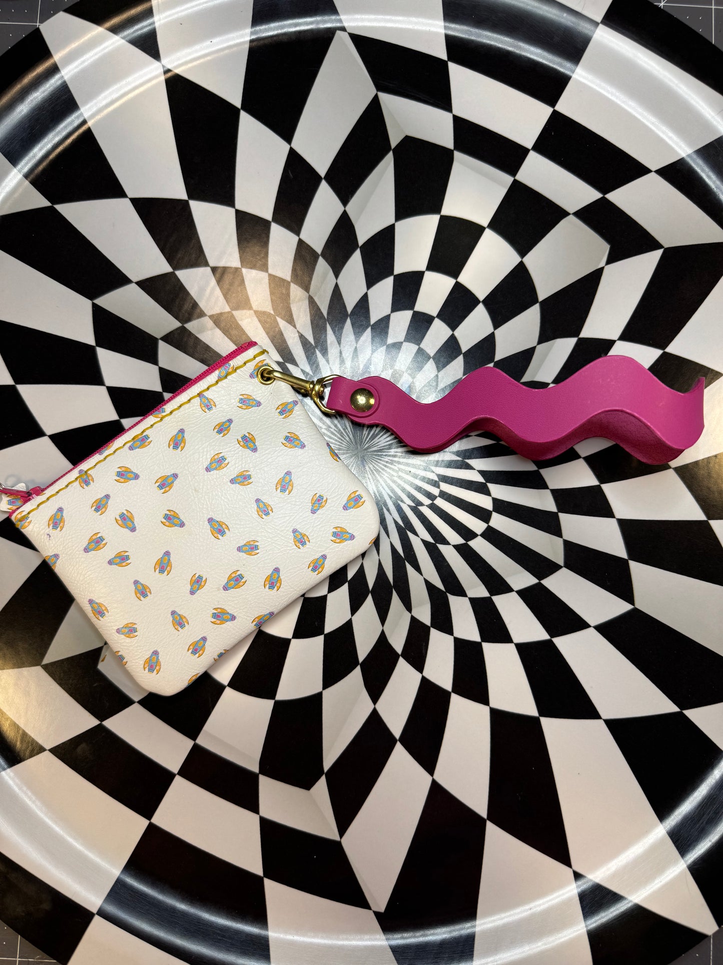 Wavy Wristlet Strap!