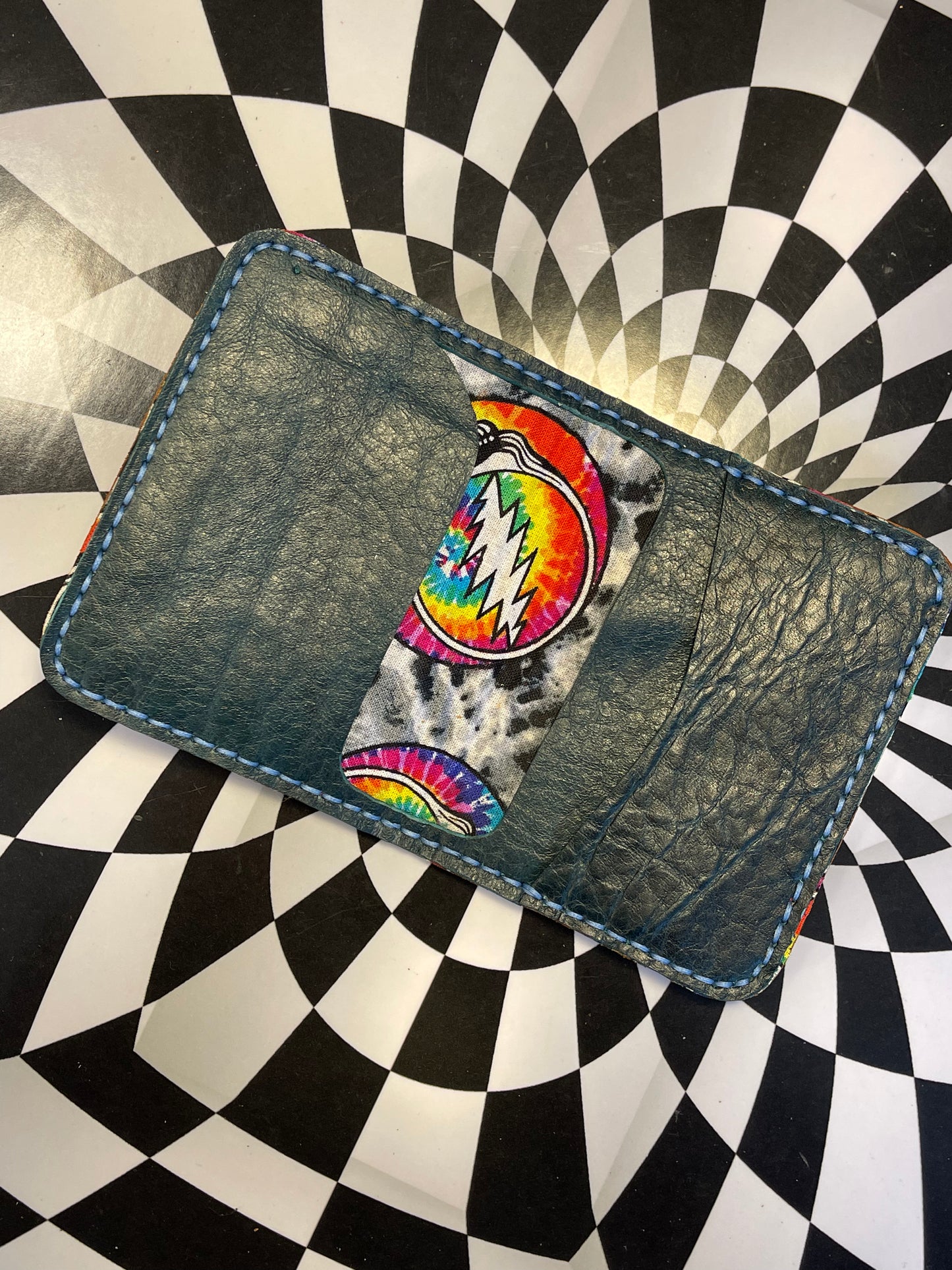 Men’s classic bifold wallet!